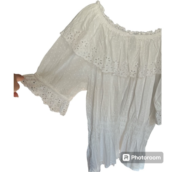 Universal Thread White Ruffle Short Sleeve
Eyelet Peplum Blouse size XXL - Picture 6 of 8